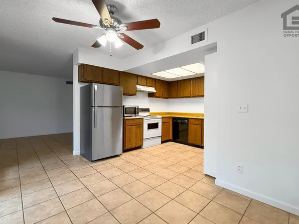 3202 W Loma Ln Unit 2, Phoenix, AZ 85051