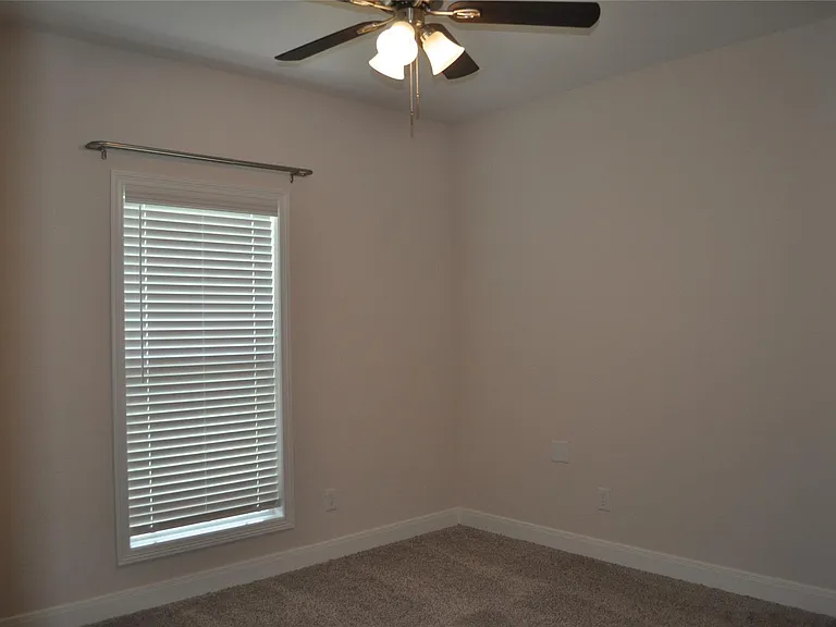 2502 Majestic Oaks Ct — Photo 26