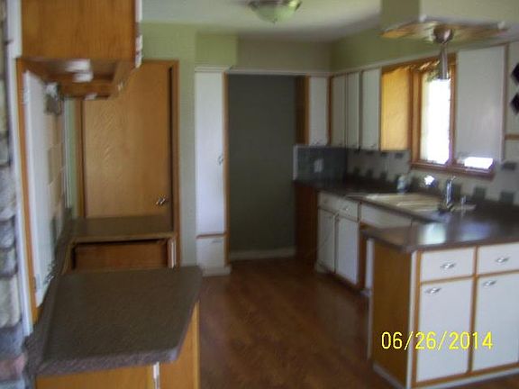 4th image of 3558 Midland Ave