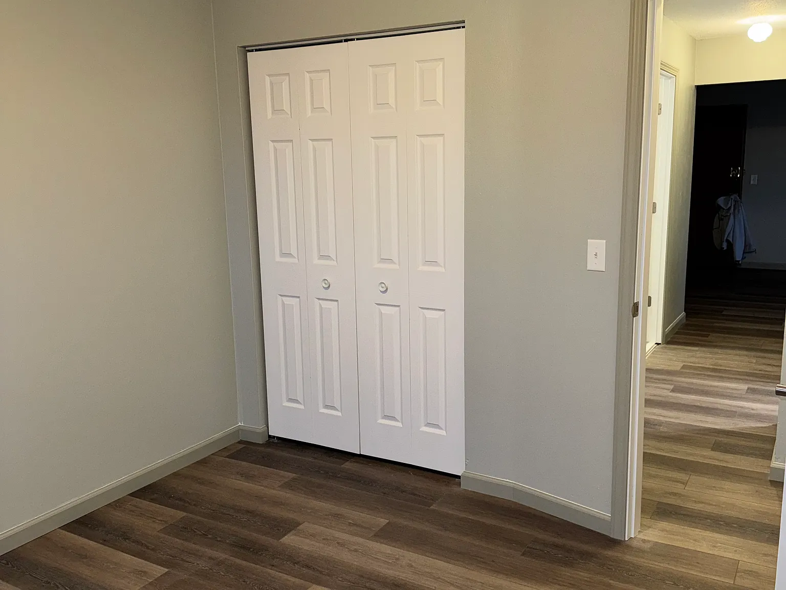 2 bed, 700 sqft, $1,350 — Photo 2
