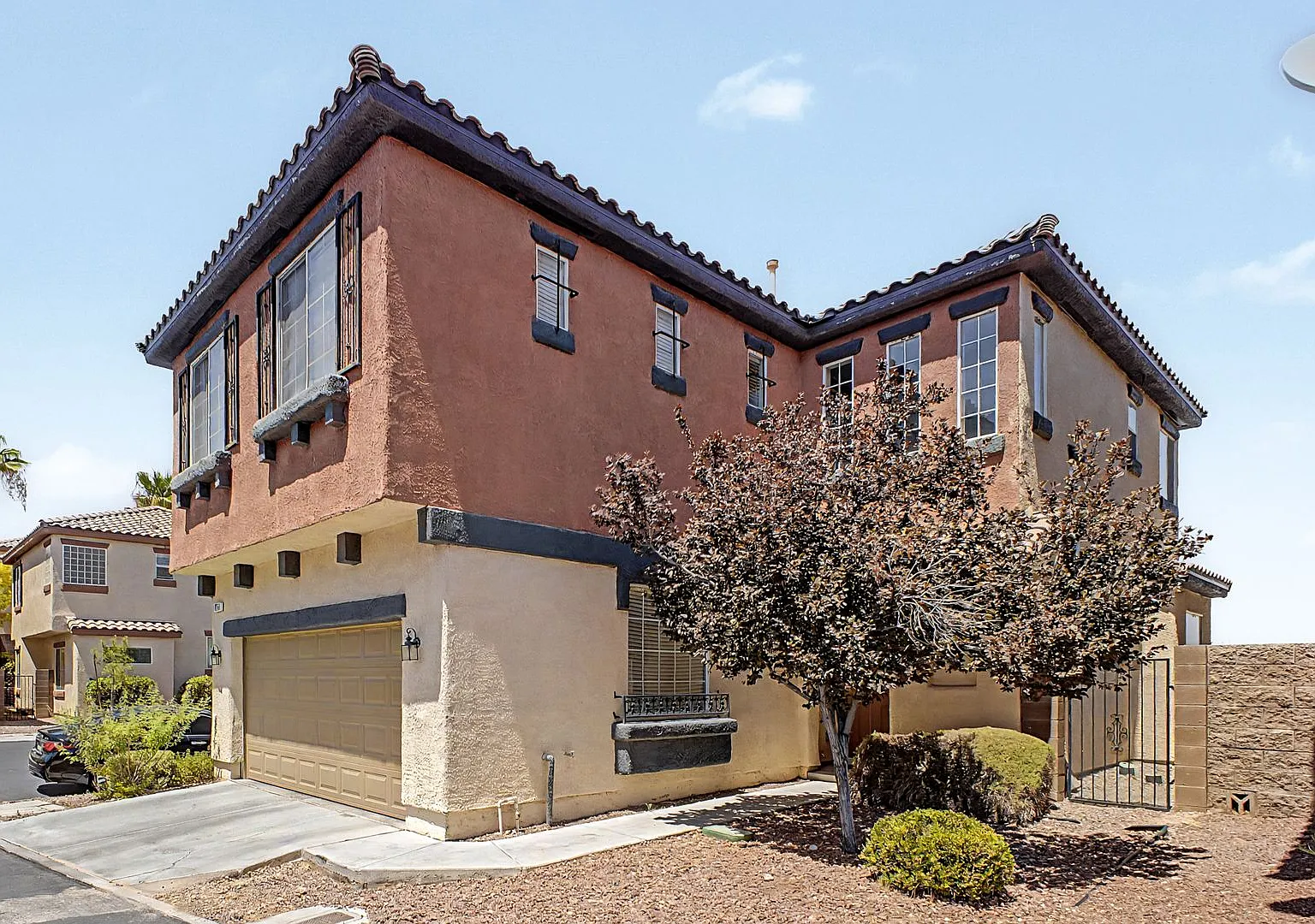 Gated community in Southern Highlands! — Photo 1