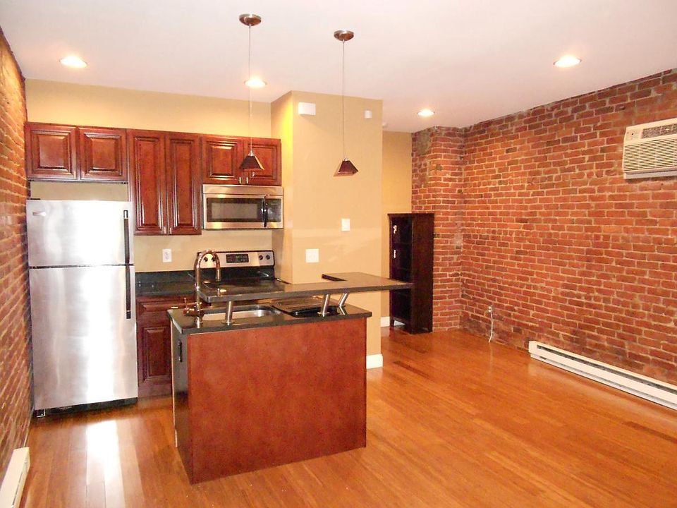 Kitchen/Living area