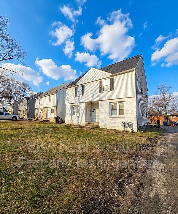 1st image of 779 Whitethorne Ave