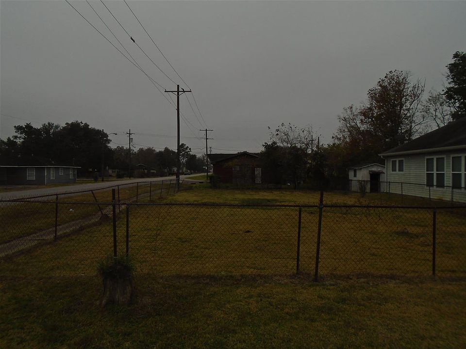 2nd image of 3205 W Euclid St