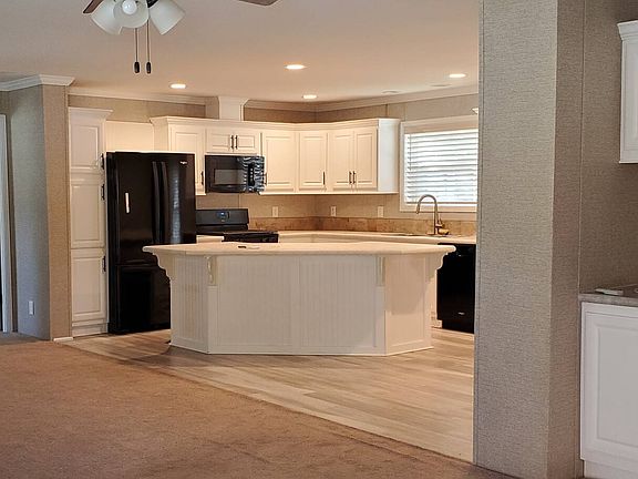 3rd image of 9 Oahu Ln