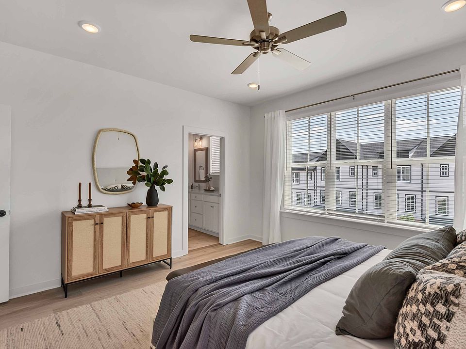 Large Windows & Ample Light