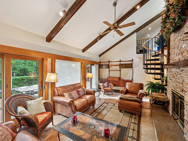 4 Ivy Pl — Photo 5
