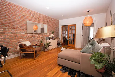 Rented by R New York