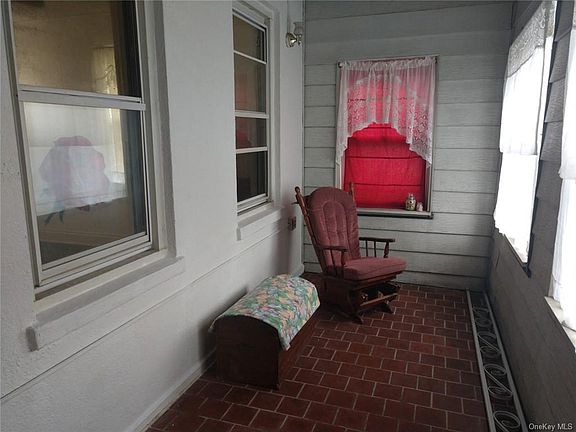 3rd image of 2528 Radcliff Ave