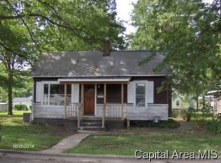 712 E Cleveland St, Taylorville, IL 62568