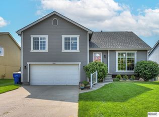 16861 Browne St, Omaha, NE 68116