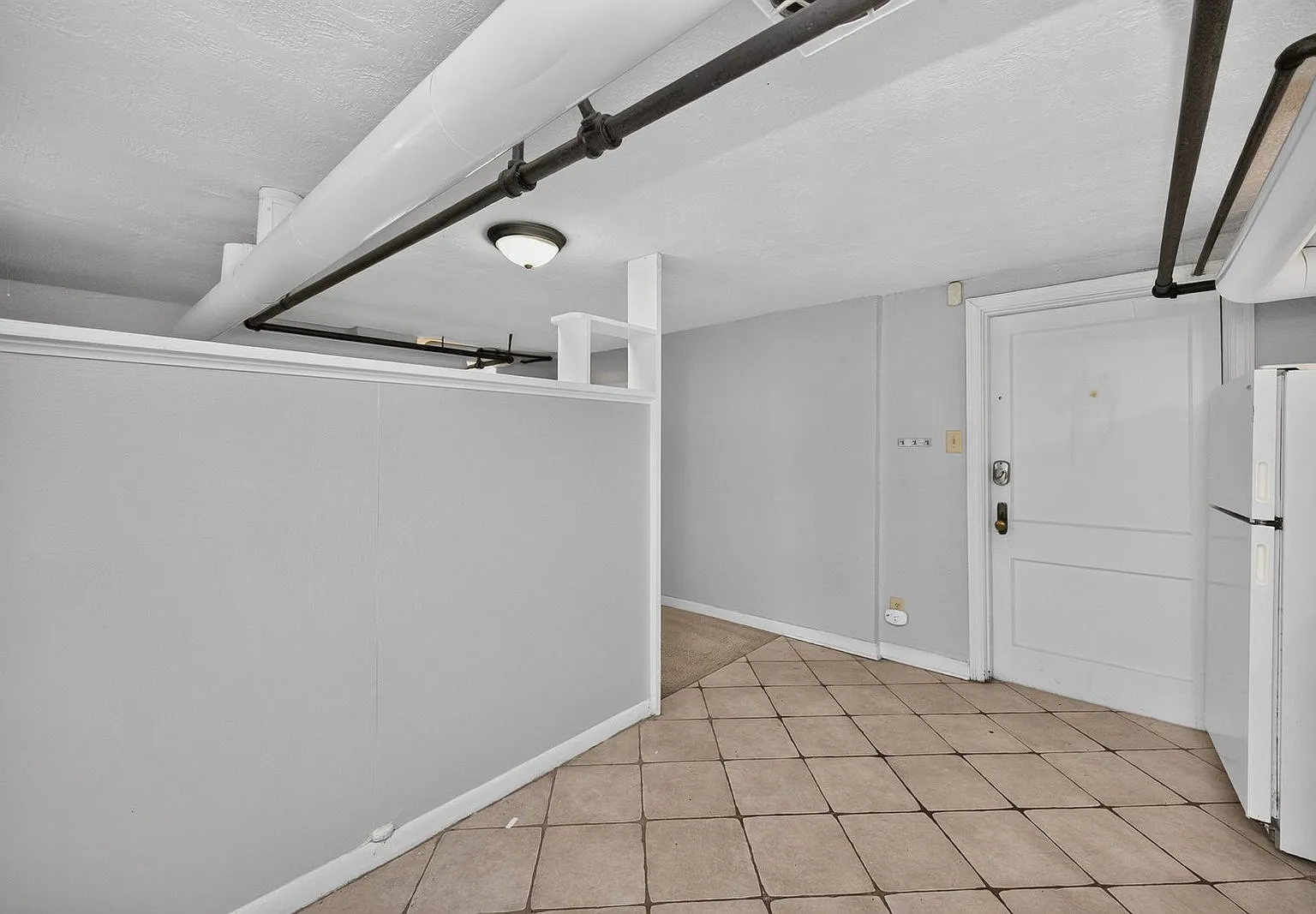 Studio, 1.0 bath, $850 — Photo 4