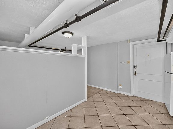 4th image of 2802 Digby Ave #9