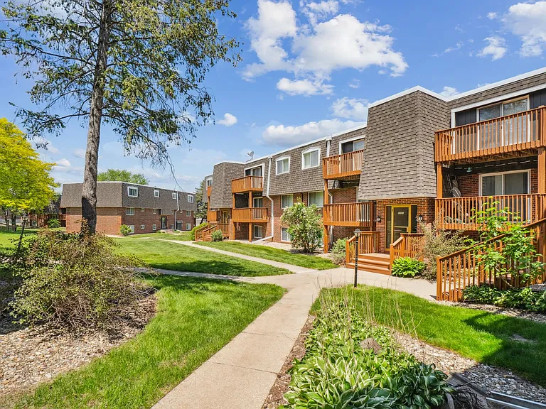 Lantern Square Apartments Spacious 1, 2 & 3 Bedrooms — Photo 18