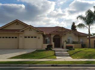 10111 Barnes Dr, Bakersfield, CA 93311