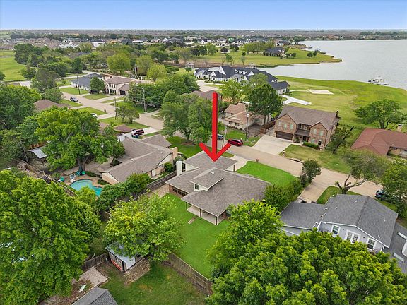 2nd image of 112 Scenic Dr