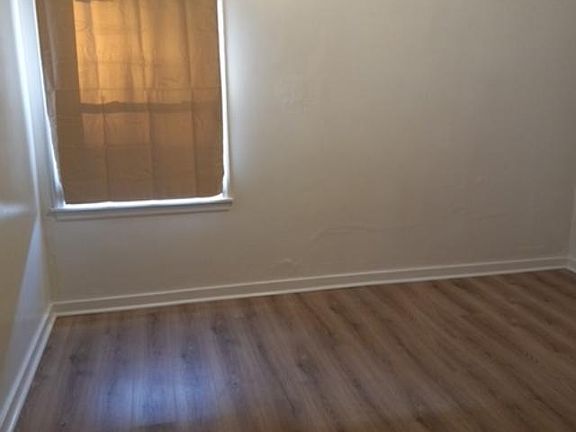 3rd image of 1231 Arcade Blvd