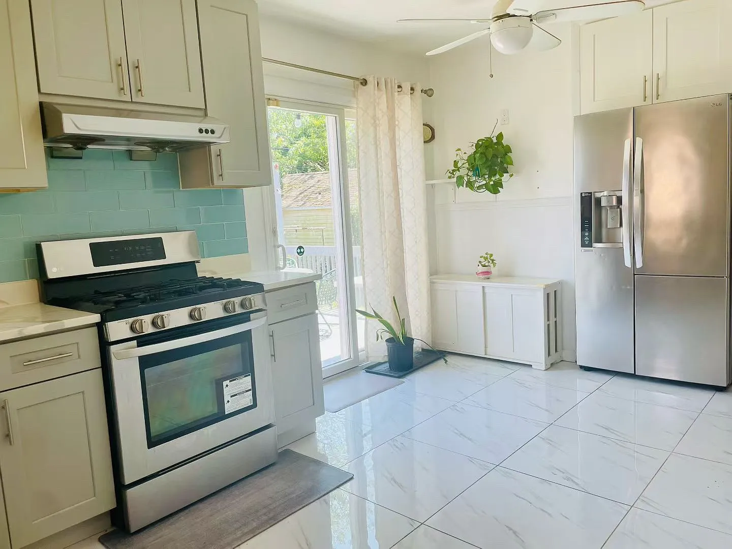 3 bed, 2.5 bath, $4,300 — Photo 4