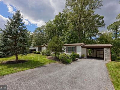222 Maple Ave, Manheim, PA, 17545