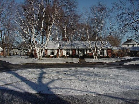 3rd image of 6 Greenacre Ct
