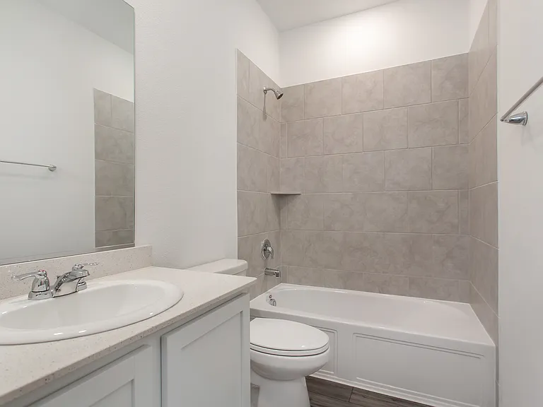 2157 Clarion Ln — Photo 3