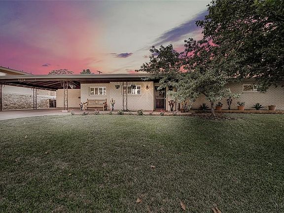 3rd image of 4272 Canterbury Dr