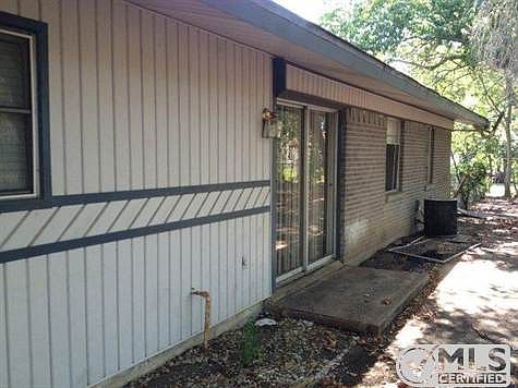 2nd image of 1943 Oak Hill Pl