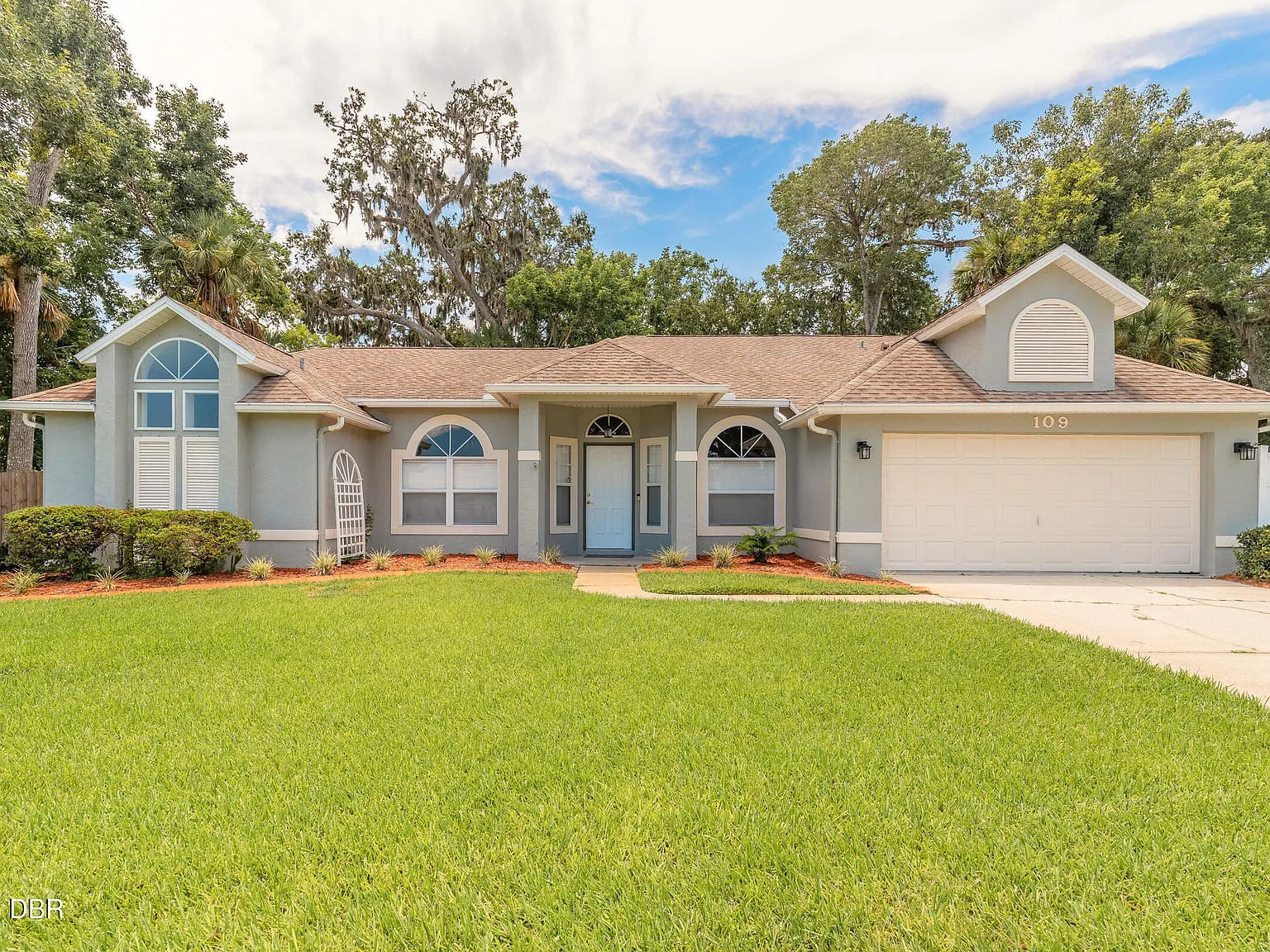 3 bed, 2.0 bath, 2080 sqft, $2,650 — Photo 1