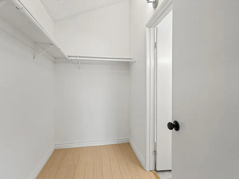 200 E Windsor Rd #1 — Photo 29