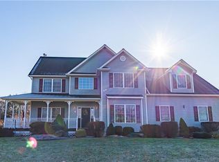 446 Beattie Rd, Rock Tavern, NY 12575