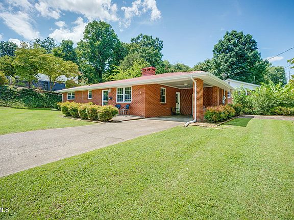 3rd image of 100 Hickory Dr