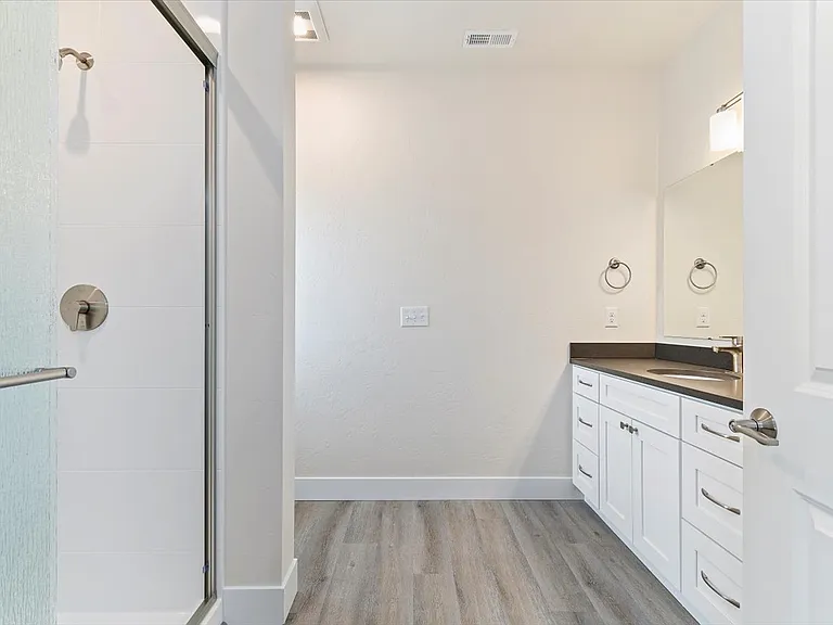 Cedar Crossing Luxury Townhomes — Photo 92