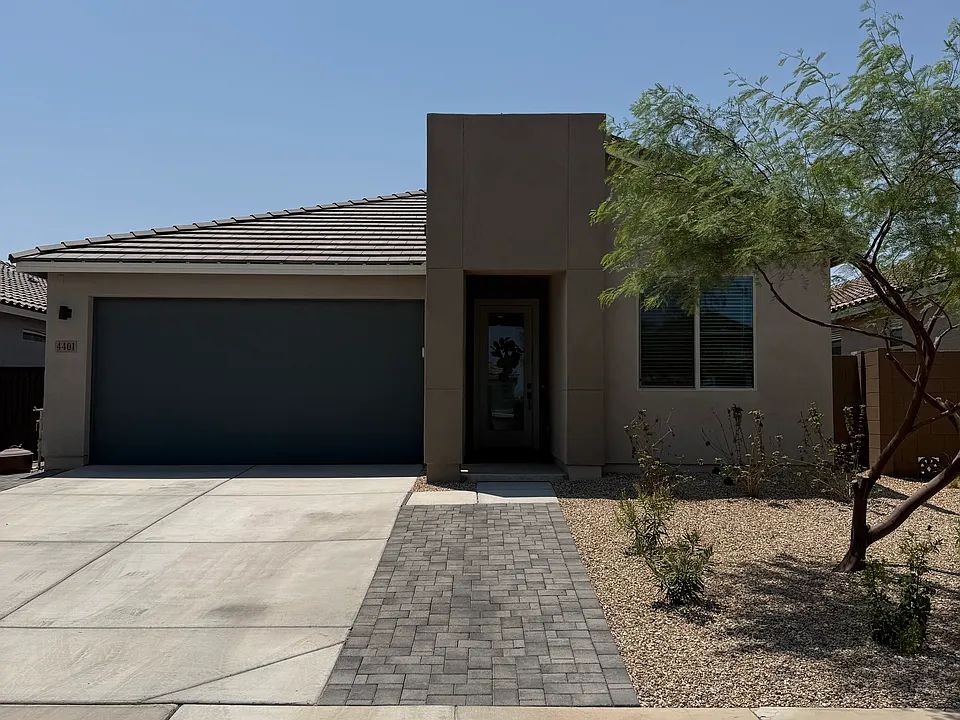 4401 W Albert Dr