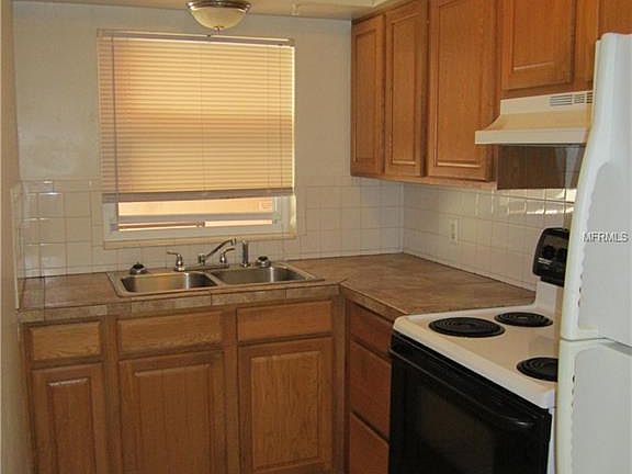 4th image of 800 Tyrone Blvd N APT D2