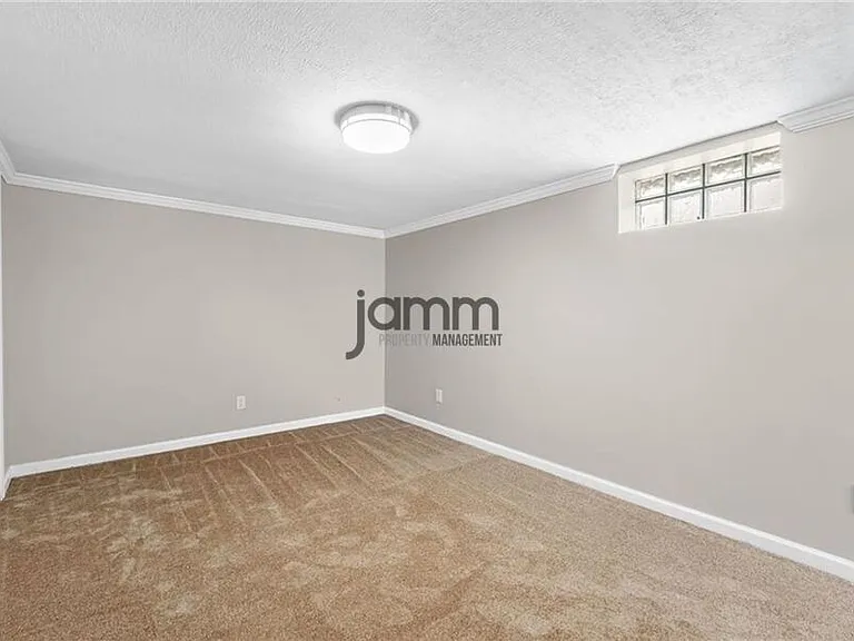 1653 Woodhurst Ave — Photo 20