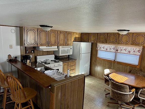 2nd image of 1621 Elm Ave