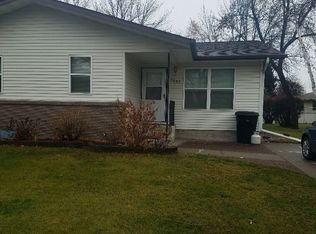 2247 Springbrook Ct, Grand Forks, ND 58201