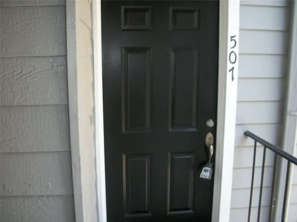 207 Granville Ct, Sandy Springs, GA 30328