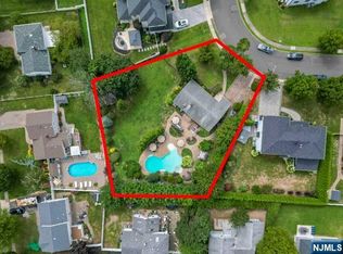 758 Hollybrook Rd, Paramus, NJ 07652