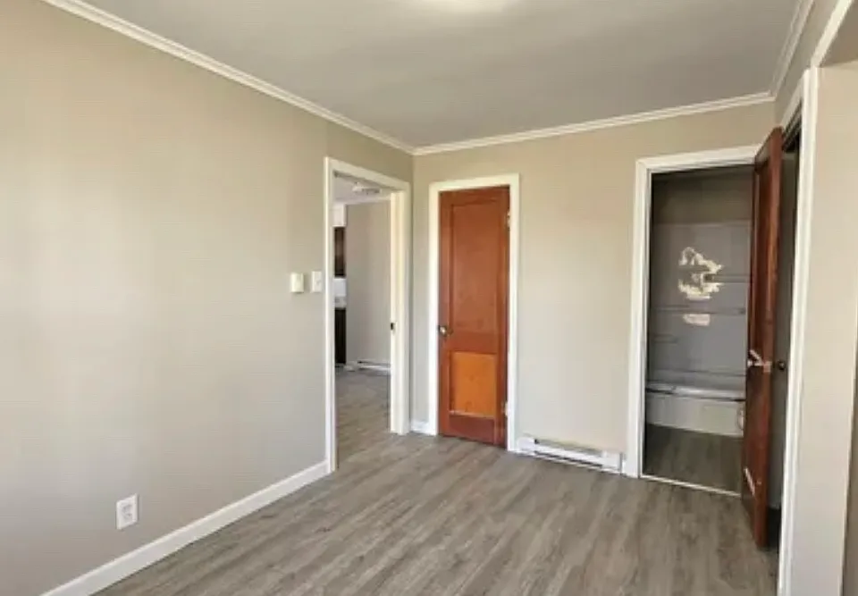 500 N Main St #4