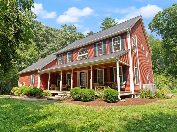 2 Brookside St, Upton, MA 01568