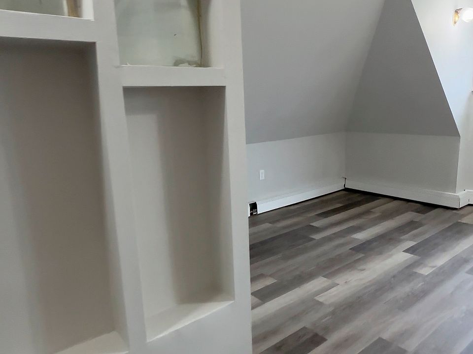 1st image of 29 E Cottage St Floor 3