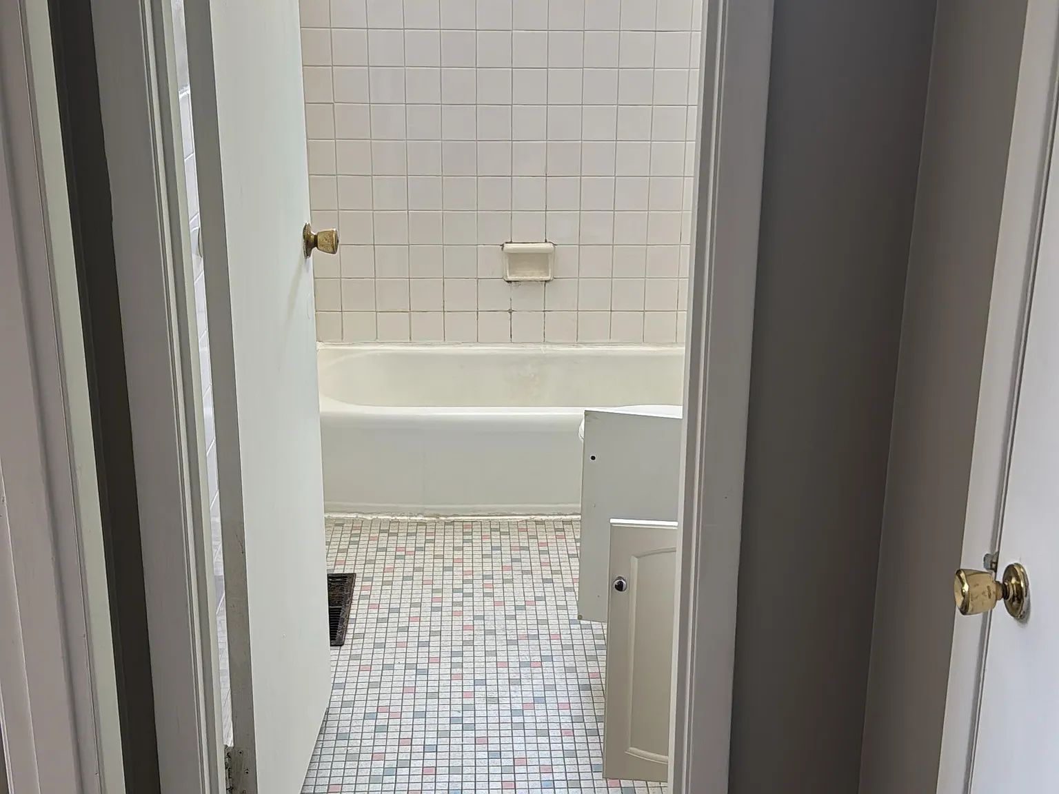 2 bed, 950 sqft, $650 — Photo 4