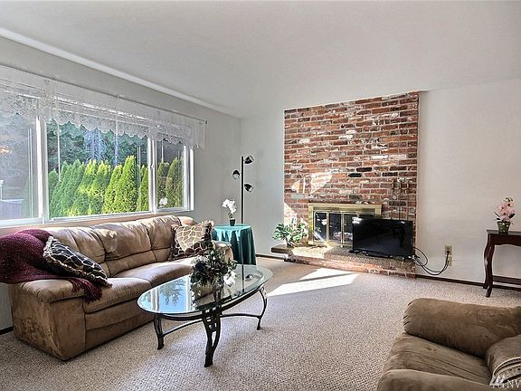 3rd image of 15110 11th Ave NE