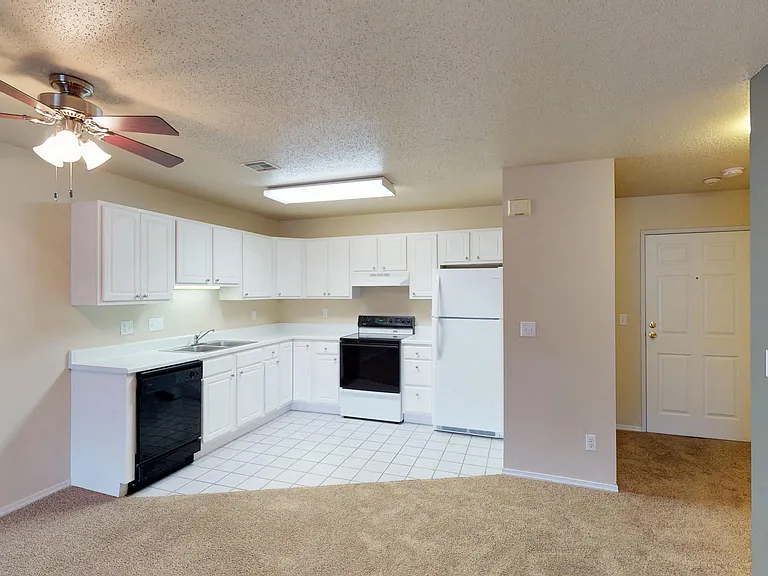 Sierra Vista Apartments — Photo 93