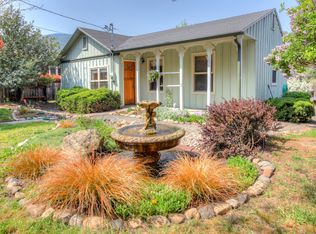 713 Oak St, Ashland, OR 97520