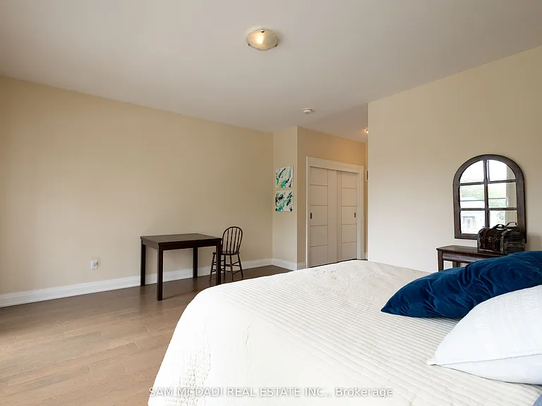 35A Broadview Ave — Photo 23
