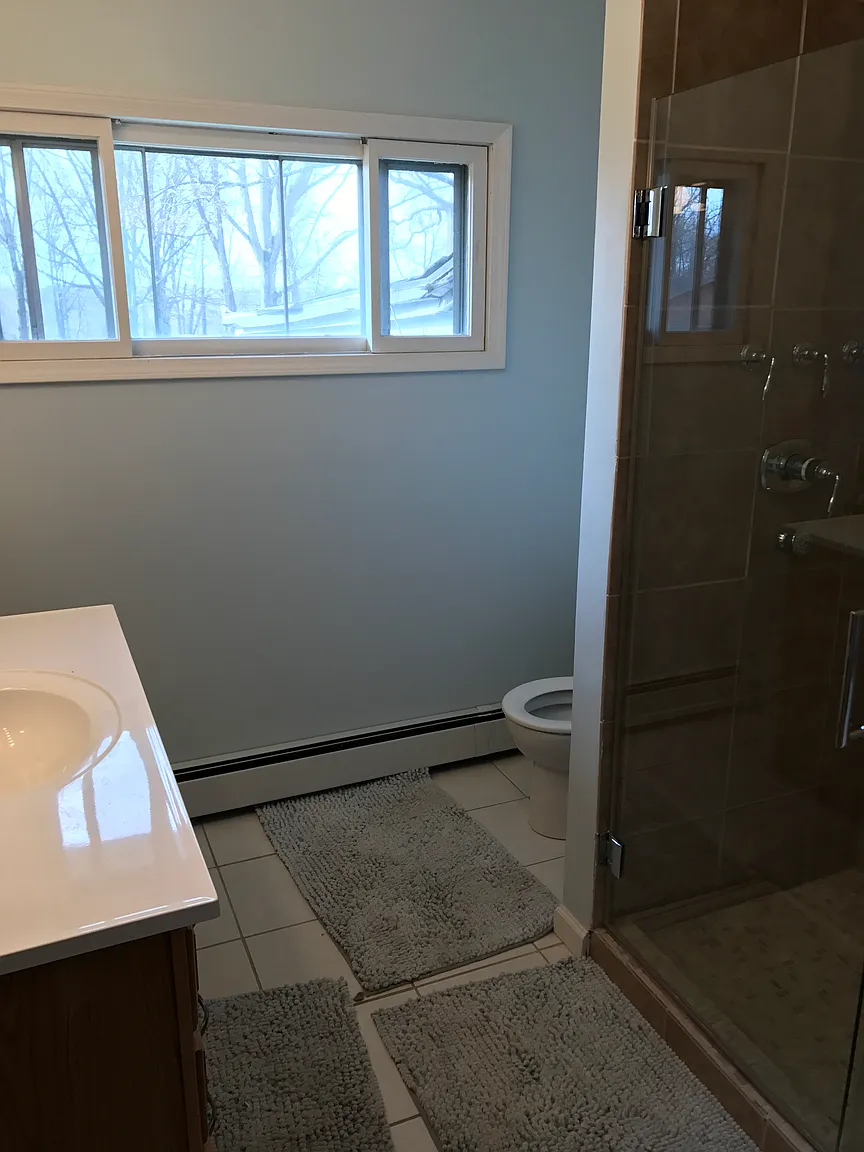 1055 Crown Ave photo 1