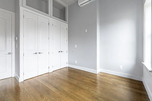 Rented by Bold New York | media 17