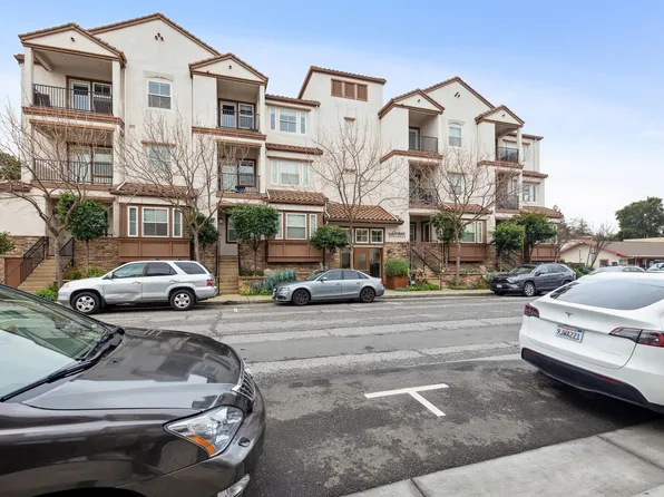 396 1st St #17, Los Altos, CA 94022